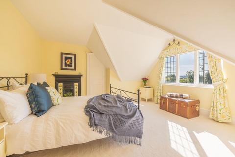 6 bed property, in Edenbridge Road, £1,500,000