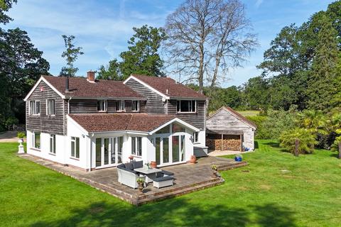 4 bed property, in Hillstreet, £1,000,000