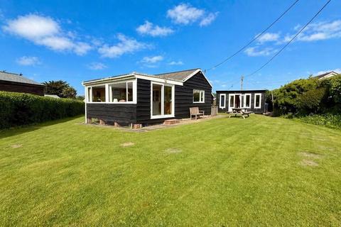 3 bed property, in Leadengate Close, £440,000