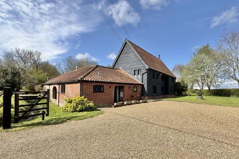 4 bed property, in Pristow Green Lane, £800,000