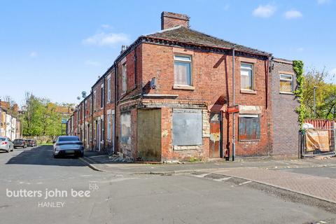 2 bed property, in Portland Street, £23,000