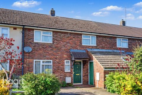 2 bed property, in Carnegie Road, £155,000