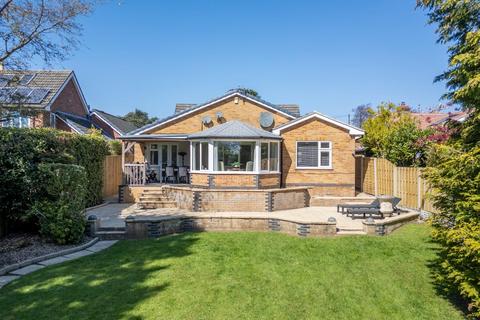 5 bed property, in Top Lane, £850,000