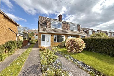 3 bed property, in Ash Grove, £200,000