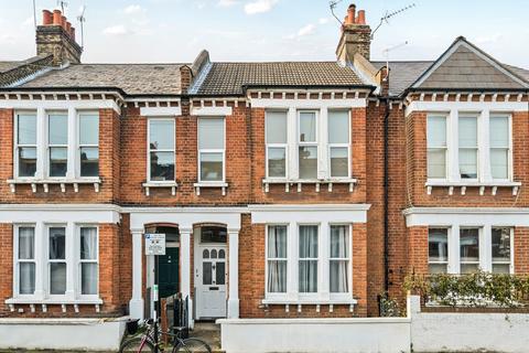 2 bed property, in Shamrock Street, £650,000