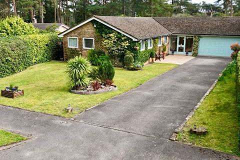 4 bed property, in St. Ives Wood, £669,995