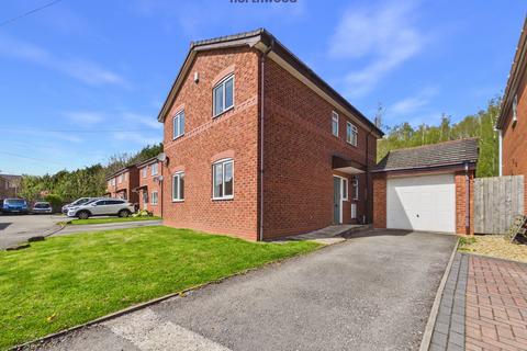 4 bed property, in Bramble Court, £300,000