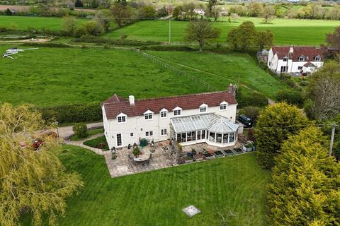 4 bed property, in Lumbars Lane, £925,000