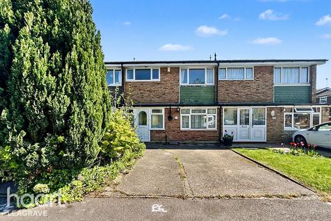 3 bed property, in Leighton Court, £330,000