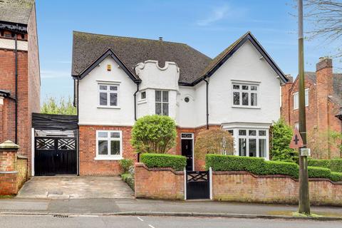 4 bed property, in Wharncliffe Road, £600,000