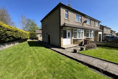 3 bed property, in Furnace Grove, £230,000