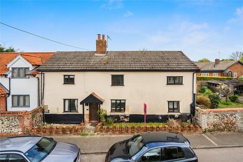 3 bed property, in Stow Road, £300,000