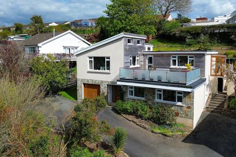 4 bed property, in Neyland Vale, £369,950