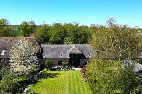 3 bed property, in Dene Farm Lane, £575,000