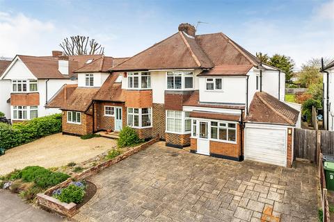 4 bed property, in Chaffers Mead, £820,000