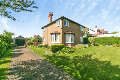 3 bed property, in Albert Drive, £475,000