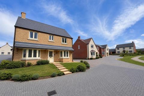 4 bed property, in Leigh Woods Place, £700,000