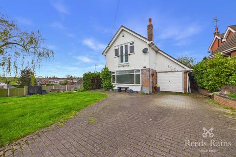 2 bed property, in Bailey Crescent, £220,000