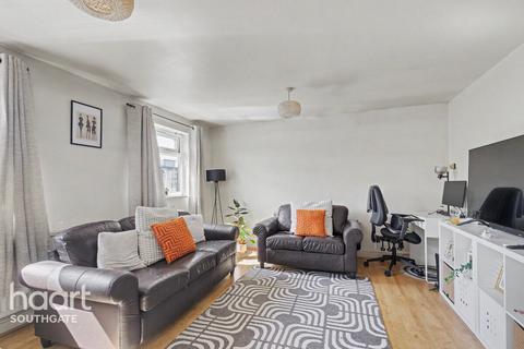 1 bed property, in West End Lane, £275,000