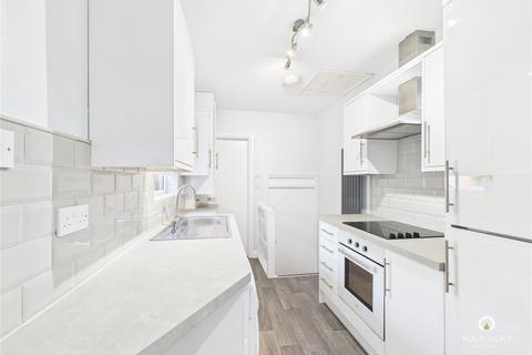 3 bed property, in Gladstone Street, £82,500