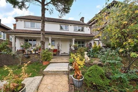 5 bed property, in Alexandra Park Road, £1,750,000