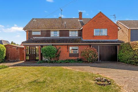 4 bed property, in Bretforton Road, £525,000