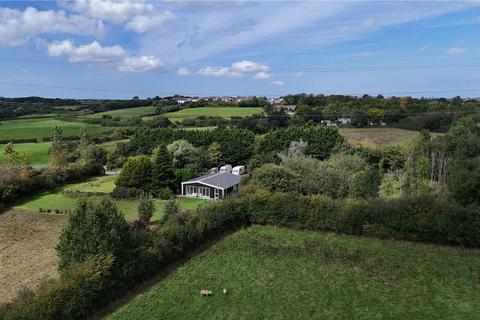 4 bed property, in Chilsworthy, £625,000