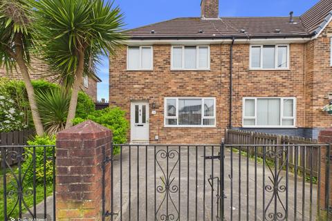3 bed property, in Astley Road, £180,000