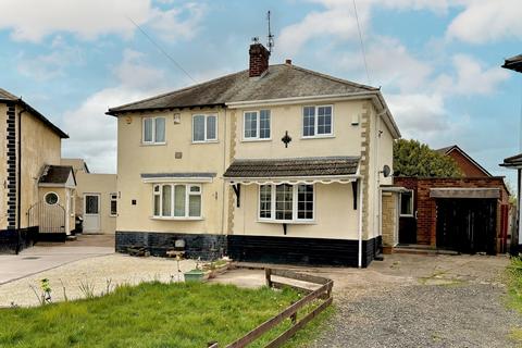 3 bed property, in Rooker Crescent, £199,995