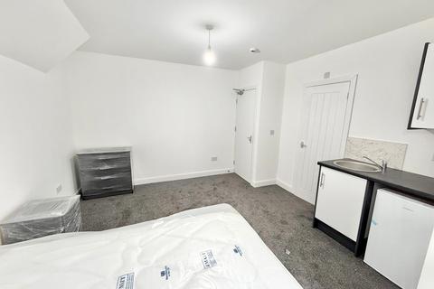 4 bed property, in Hoole Street, £15,000