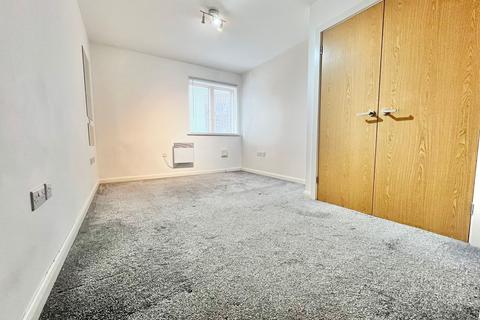 4 bed property, in Derwent Drive, £15,000