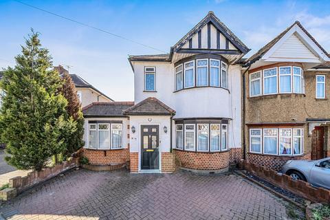 3 bed property, in Appledore Avenue, £650,000