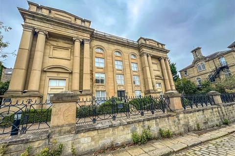 2 bed property, in Highfields Road, £115,000