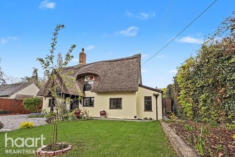 4 bed property, in Mill Road, £425,000