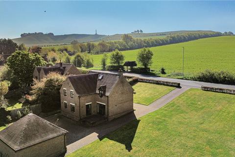 4 bed property, in Main Road, £900,000