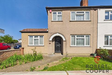 3 bed property, in Field End Road, £600,000