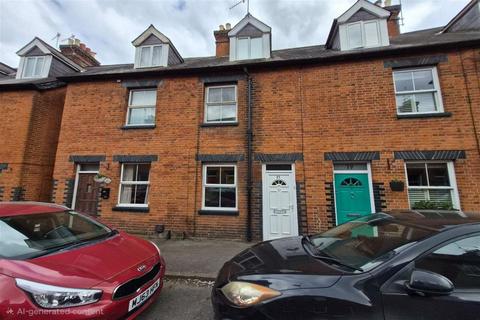 3 bed property, in Victoria Road, £425,000