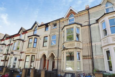 1 bed property, in Fitzhamon Embankment, £160,000