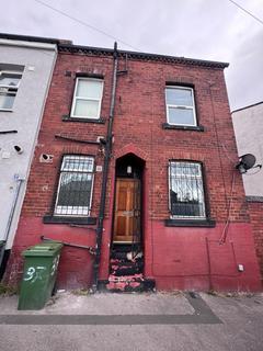 2 bed property, in Cowper Terrace, £119,000