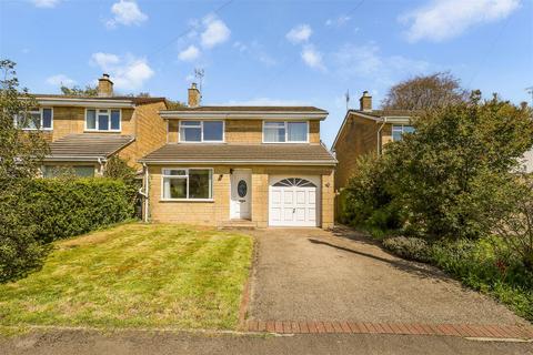 4 bed property, in Cambridge Way, £625,000