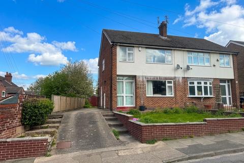 3 bed property, in Halls Road, £215,000