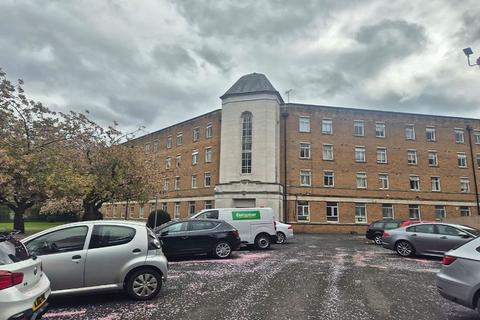 1 bed property, in Montgomery House, £24,000