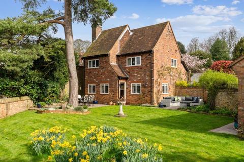 4 bed property, in Fishpool Street, £1,950,000