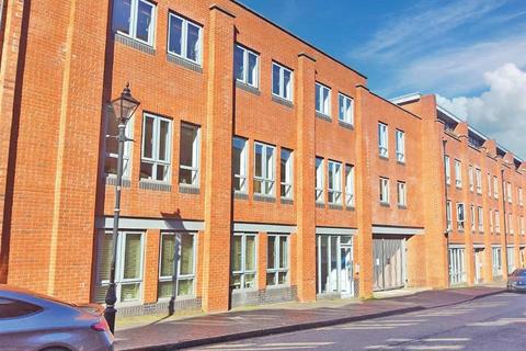 2 bed property, in Northwood Street, £110,000