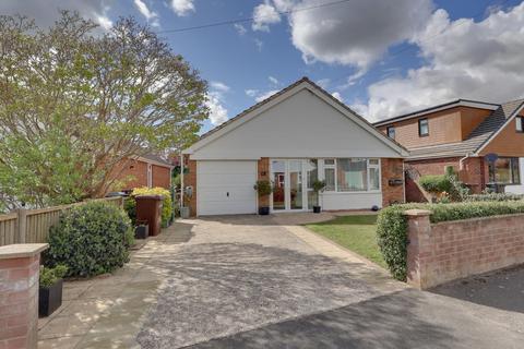 3 bed property, in HARVEST ROAD, £475,000
