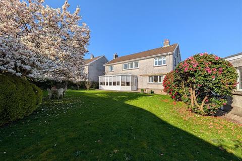 4 bed property, in Nant-Yr-Arian, £410,000