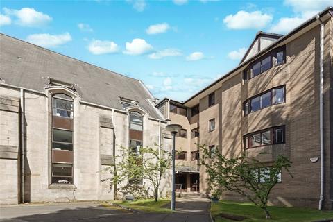 2 bed property, in Union Street, £120,000