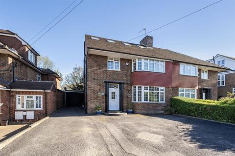 5 bed property, in Broadhurst Avenue, £899,950