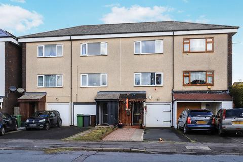 3 bed property, in George Street, £190,000