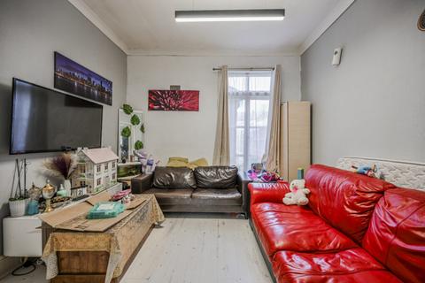 3 bed property, in Endsleigh Gardens, £600,000
